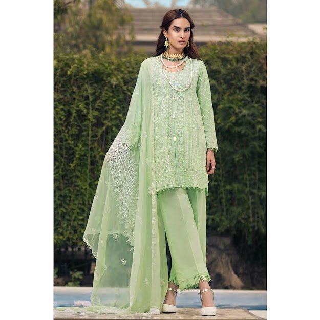 Gul Ahmed Lawn see green color printrd collection embroidered suit