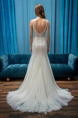 Enaura Bridal SLEEVELESS FIT AND FLARE V-NECKLINE WEDDING DRESS